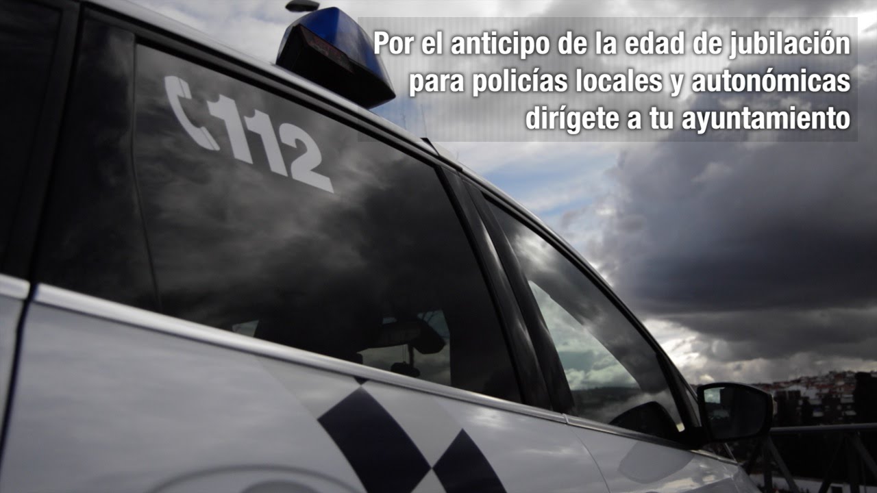 a que edad se jubila un policía local