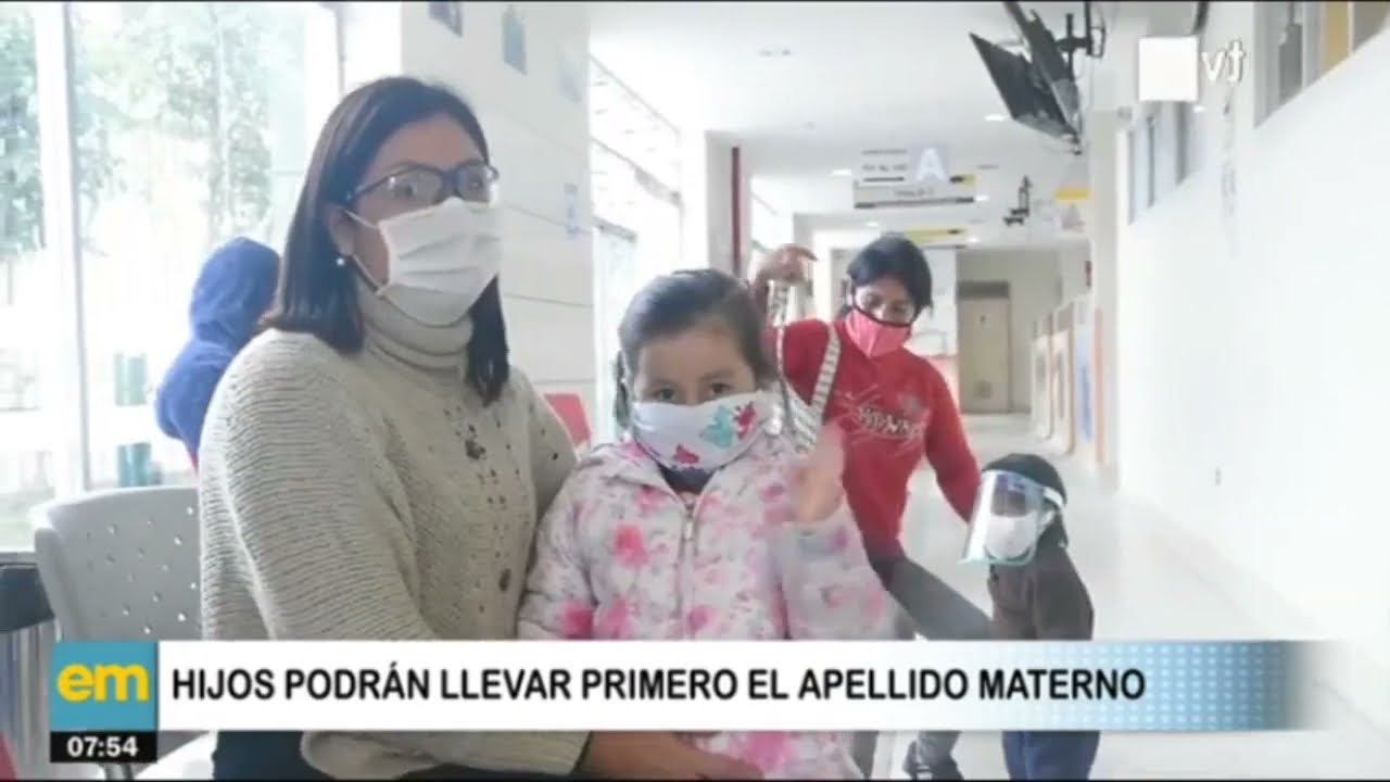 se puede poner el apellido de la madre primero